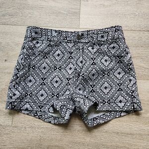 SO Black and White Patterned Shorts Women Juniors 3 Aztec Stretch Cotton